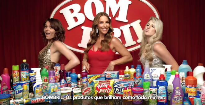 Imagem da propaganda da Bombril com Mônica Iozzi, Ivete Sangalo e Dani Calabresa